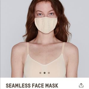 SKIMS SEAMLESS FACE MASK